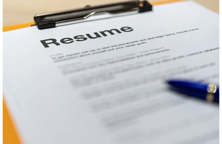 Best Online Resume Makers of 2026: Top Tools for a Modern, Clean Layout